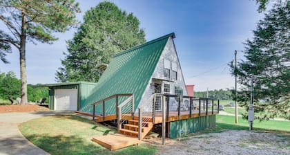 A-frame Home ~ 6 Mi to Tennessee River!