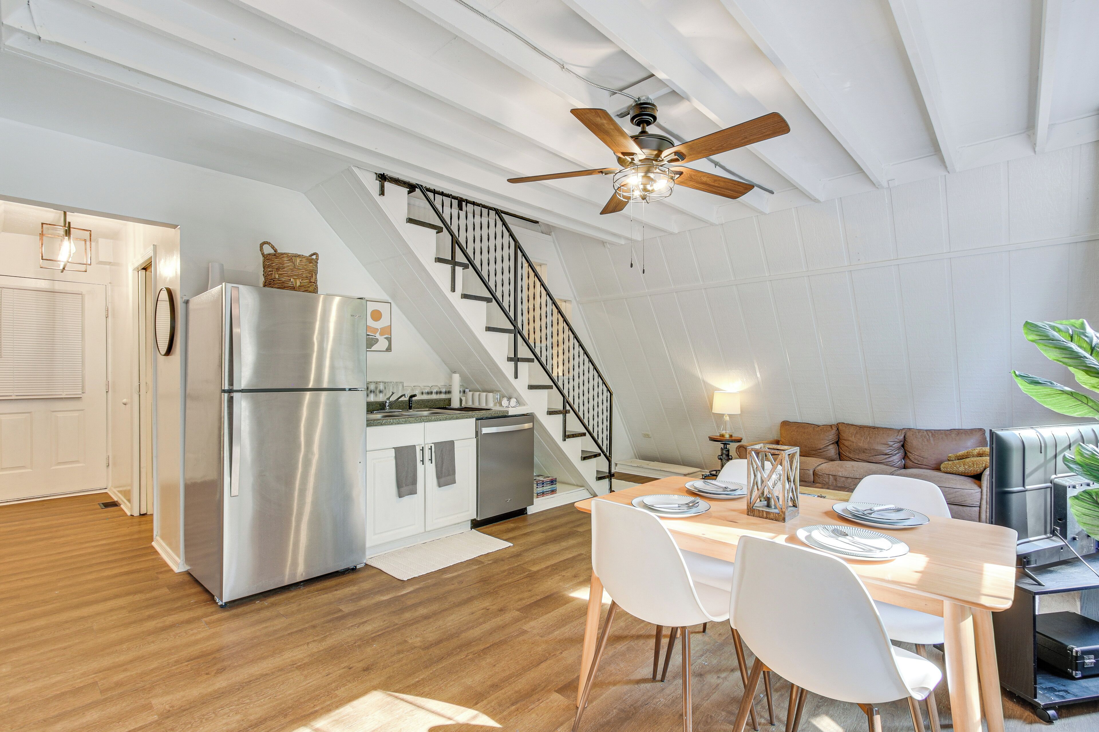 House (2 Bedrooms) | Interior