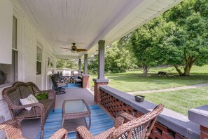 Interior - 'grandma Kellys' Southeast Indiana Farmhouse! (Cedar Grove)