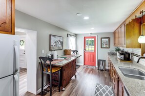 Interior - 'grandma Kellys' Southeast Indiana Farmhouse! (Cedar Grove)