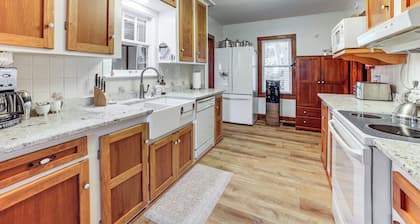 Secluded Crown Point Haven Near Golfing & Parks!