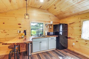House (1 Bedroom) | Interior - Stout Cabin w/ Fire Pit: 1 Mi to Ohio River! (Rome)