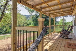 House (1 Bedroom) | Interior - Stout Cabin w/ Fire Pit: 1 Mi to Ohio River! (Rome)