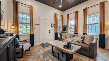 Een smart-tv, videogames en boeken