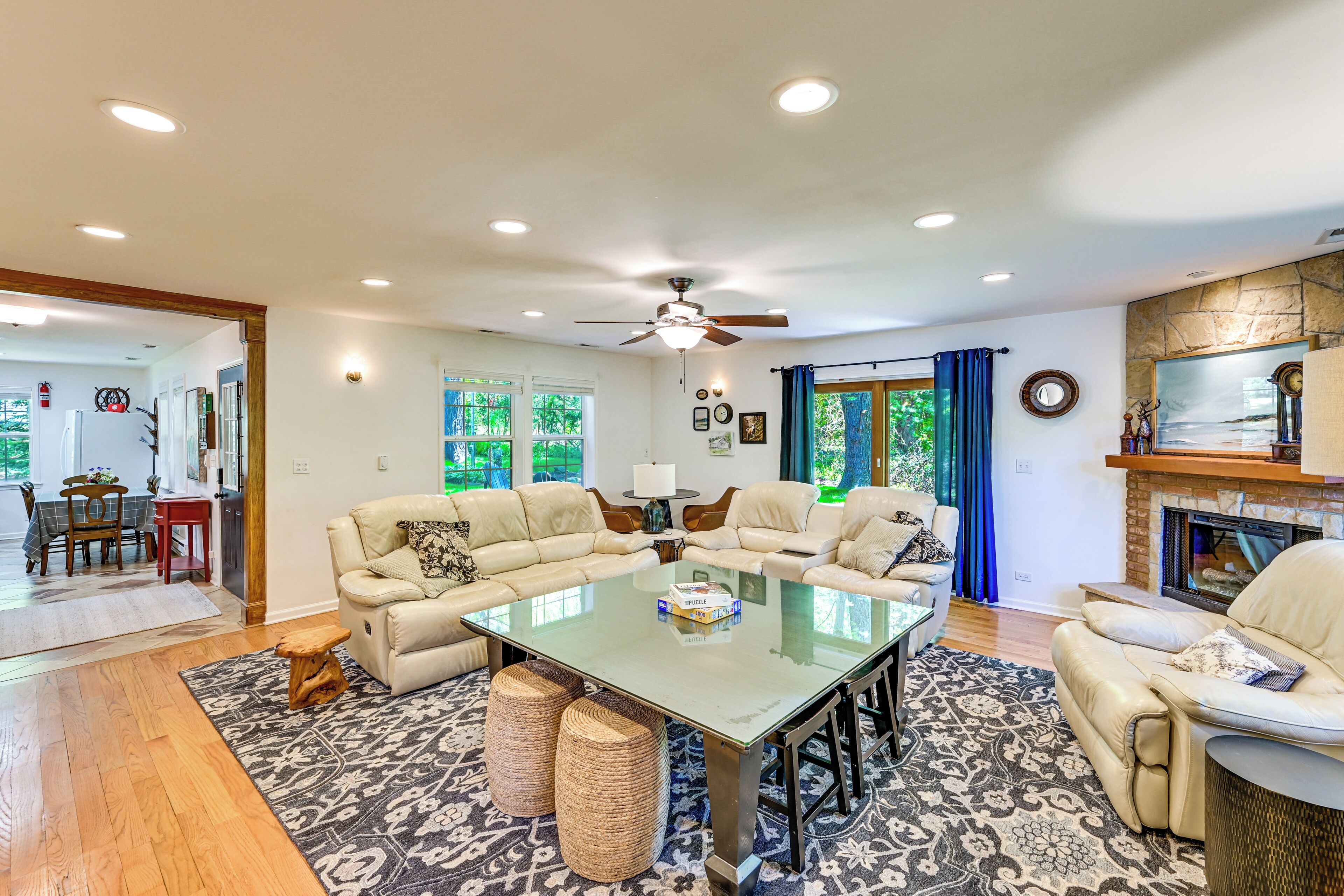 House (5 Bedrooms) | Interior