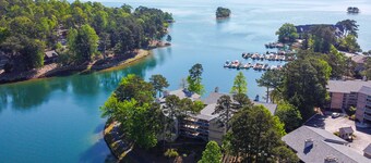 Wooded Keowee Key Retreat Near Golf & Trails