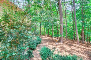 Apartment (2 Bedrooms) | Interior - Marina & Pool Access: Lovely Lake Keowee Townhome! (Salem)