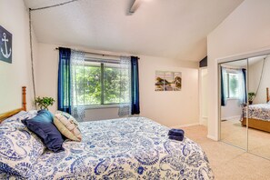 Apartment (2 Bedrooms) | Interior - Private Balcony: Lake Keowee Home w/ Pool Access (Salem)