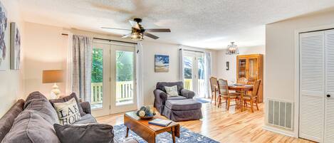 Apartment (2 Bedrooms) | Front of property