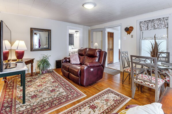 House (1 Bedroom) | Interior - Charming Hillsboro Home < 1 Mi to Downtown! (Hillsboro)