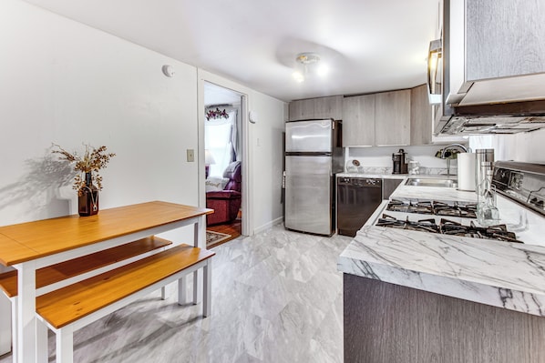 Interior - Charming Hillsboro Home < 1 Mi to Downtown! (Hillsboro)