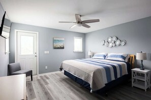 12 عدّة غرف نوم ومكواة/لوح كي وواي فاي وملاءات أسرّة