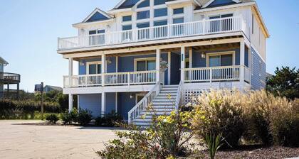 Gorgeous Semi-Oceanfront Home in Whalehead