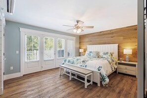 5 Schlafzimmer, Schreibtisch, Bügeleisen/Bügelbrett, kostenloses WLAN