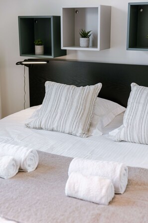 Apartment | 2 bedrooms, desk, Internet - Spacious Apartment in Ghent With big Terrace (Ghent)