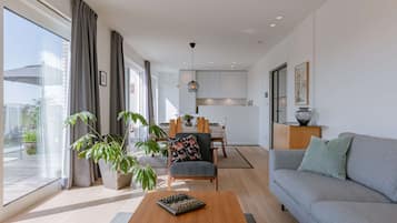 Apartment | 2 bedrooms, desk, Internet