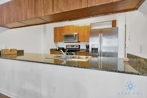 Room - Luxury Condo in Brickell Beautiful Amenities (Miami)