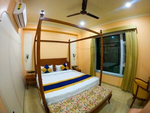 Superior Double or Twin Room, Garden View | Laptop workspace, free WiFi - The taj vista Agra (Agra)