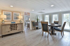 5 chambres, fer et planche à repasser, Wi-Fi, draps fournis