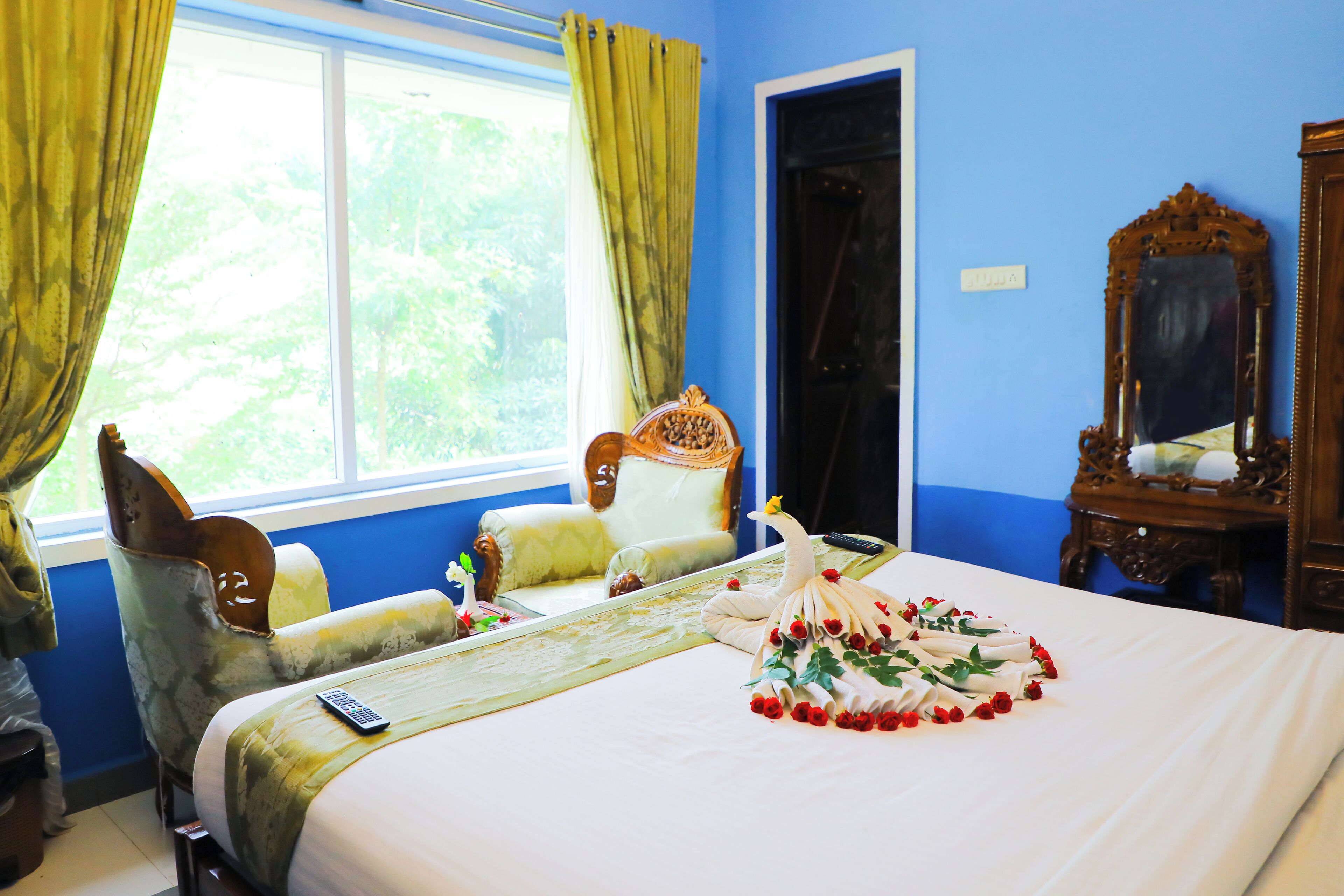 Quarto elite | Camas com colchões de espuma com sistema de memória, cofres nos quartos