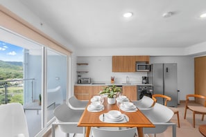 Fridge, microwave, stovetop, dishwasher
