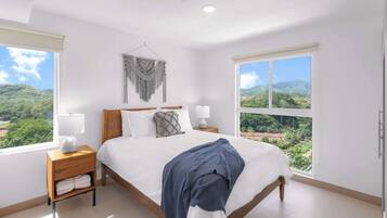 3 bedrooms, iron/ironing board, WiFi, bed sheets