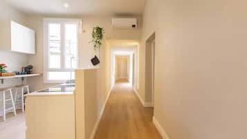 50-inch Smart TV with digital channels, pay films, smart speakers