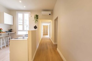 TV connectée de 50 pouces avec chaînes numériques, films à la carte