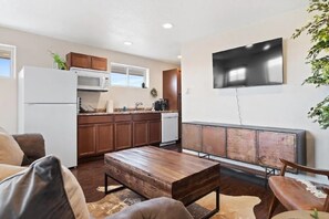 Apartment, 1 Bedroom | Living area