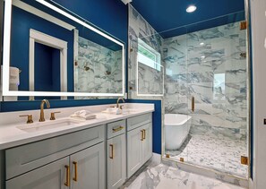 Kır Evi, Birden Çok Yatak, Havuz Kullanımı, Havuz Manzaralı (Angel’s Retreat) | Banyo | Saç kurutma makinesi, havlu 