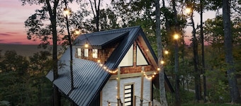 Live Oak Treehouse at Treetop Escapes