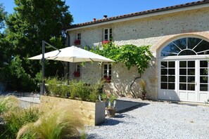 Exterior - 3-star holiday cottage in a barn with swimming poo (Fiac)
