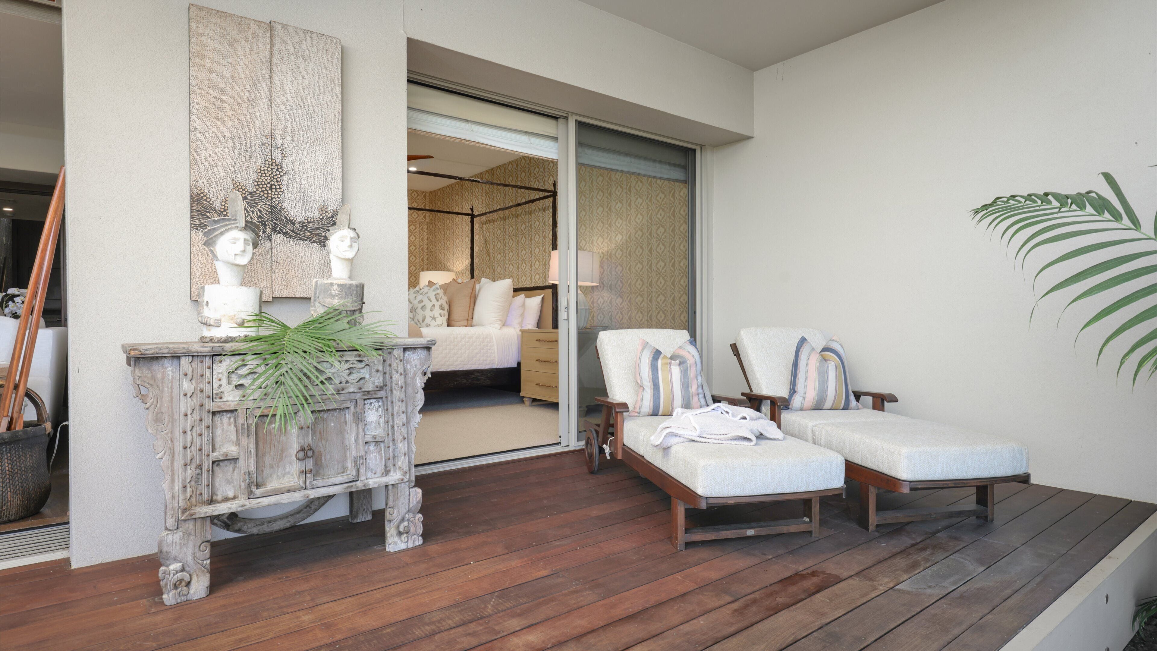 3 bedrooms, iron/ironing board, travel crib, internet