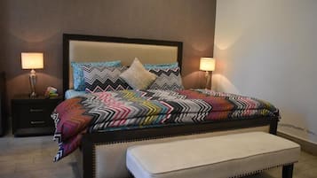 Deluxe Double Room, Mountain View | Soundproofing, iron/ironing board, free WiFi