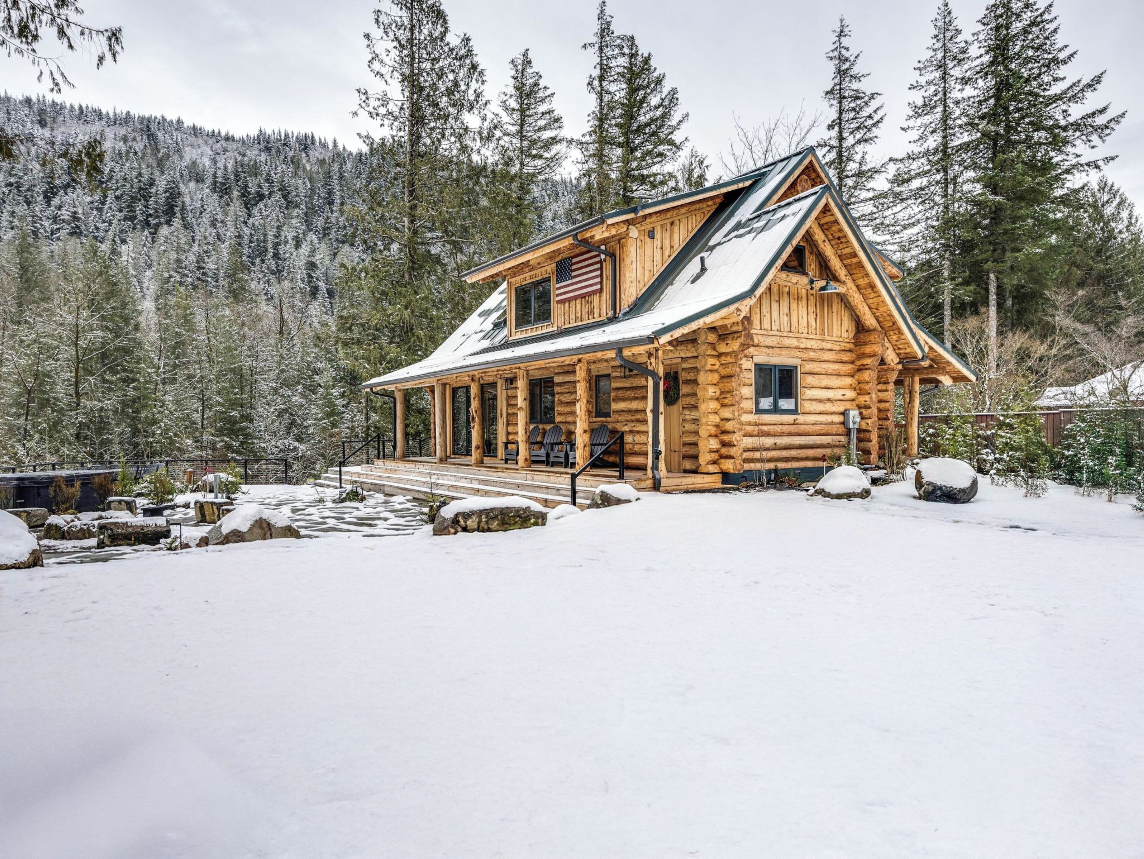 Riverside Retreat Outside