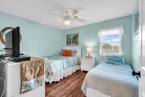 2 bedrooms, WiFi, bed sheets - Gorgeous modern condo with unmatched view looking out over the pool! (Surfside Beach)