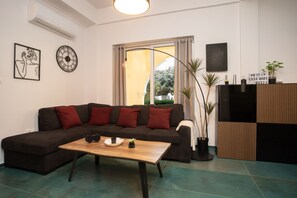 Smart-tv, ett filmbibliotek och en stereo