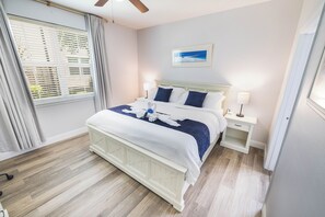 2 室のベッドルーム、デスク、アイロン / アイロン台、旅行用ベビーベッド