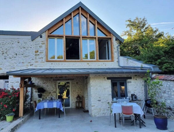 Outdoor dining - Chambres Avec un Espace de vie Indépendant (Crespières)