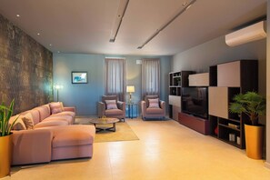 Smart-TV, Tischtennisplatte