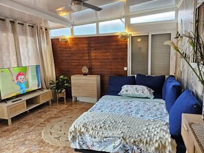 3 chambres, fer et planche à repasser, Wi-Fi, draps fournis