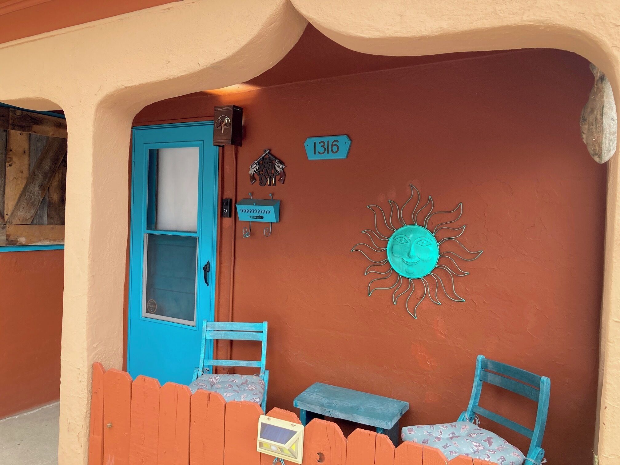 تفاصيل الفندق من الخارج