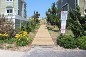 Property grounds - Oceanside Top Level Condo w/ Pool Views in Corolla (Corolla)