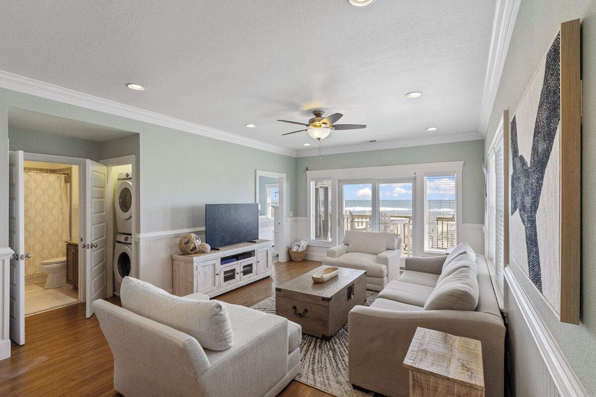 Smart TV, DVD player, stereo