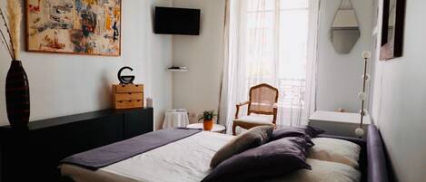 2 habitaciones, tabla de planchar con plancha, wifi y ropa de cama