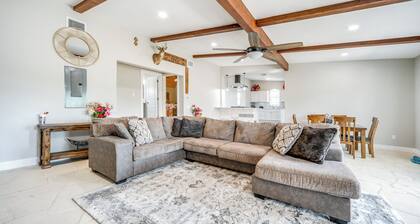 Countryside Texas Home w/ Fire Pit!