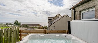 Auchenlarie Courtyard No 5 -  a cottage that sleeps 4 guests  in 2 bedrooms