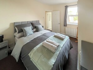 2 bedrooms, free WiFi, bed sheets - 2 bedroom accommodation in Firsby (Firsby)