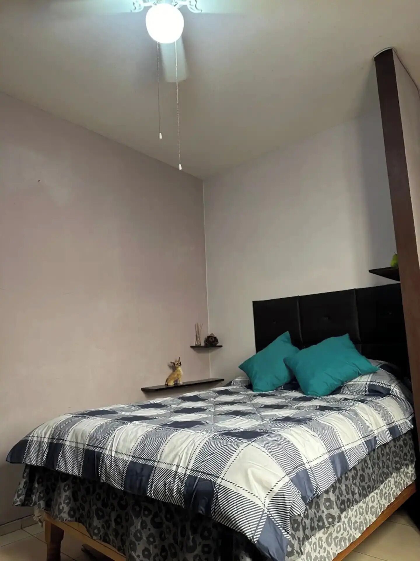 2 habitaciones, tabla de planchar con plancha y wifi gratis 