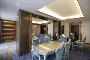 Room - Vienna International Hotel (Mount Emei Crystal Plaza Hotel) (Emeishan City)
